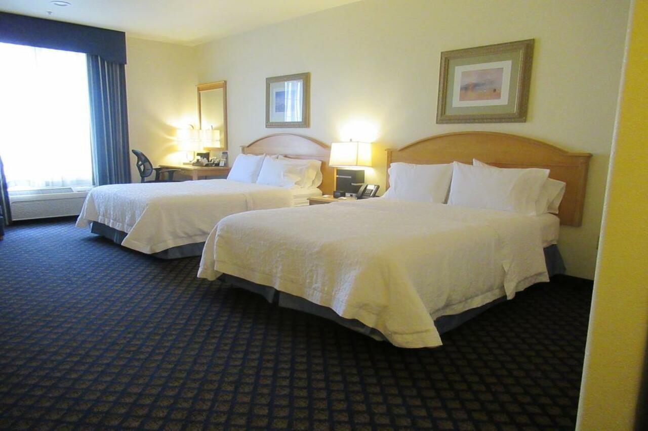 Queen Room with Two Queen Beds - Hearing Accessible