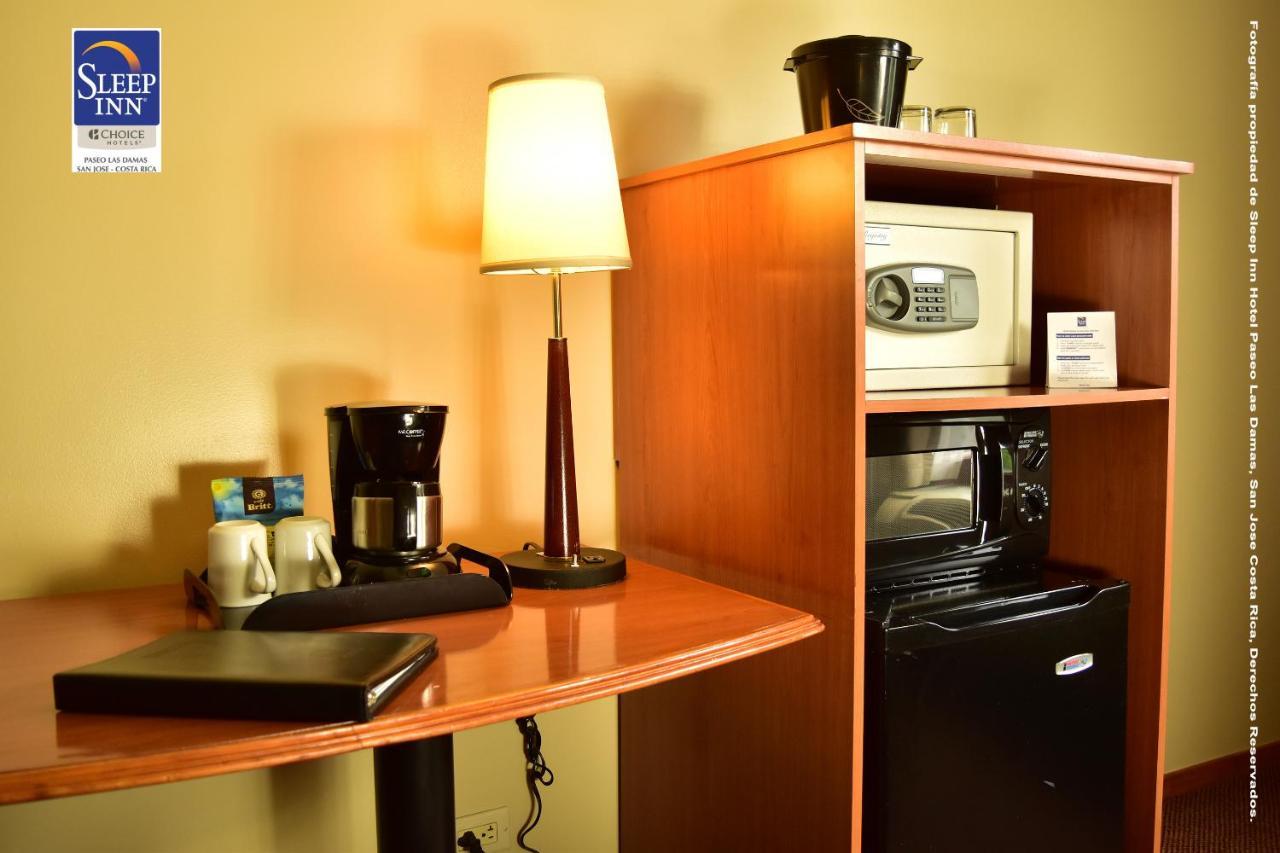 Chambre Lit King-Size - Accessible aux Personnes à Mobilité Réduite