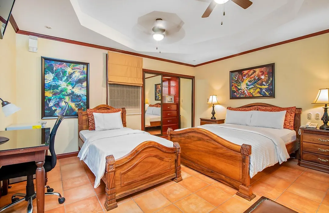 Hotel Casa Roland San Jose-1